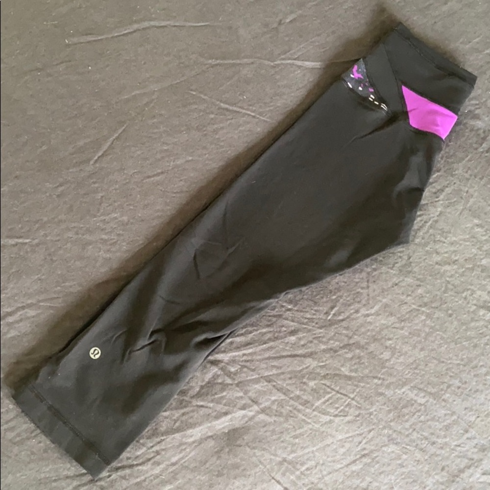 Lululemon Wunder Under Crops!!